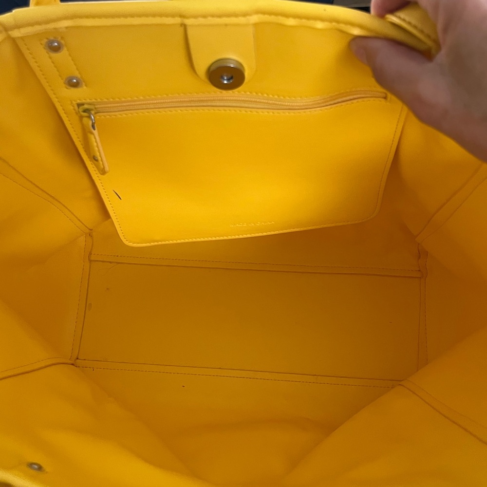 Yellow Tote - Picture 5 of 7